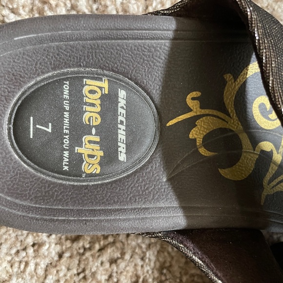 Skechers Tone Ups Flip Flops Sandals Bronze Style # 38737 Womens Size 7 - Picture 4 of 4